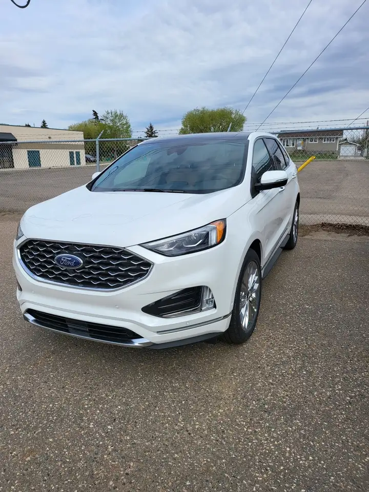 2023 Ford Edge