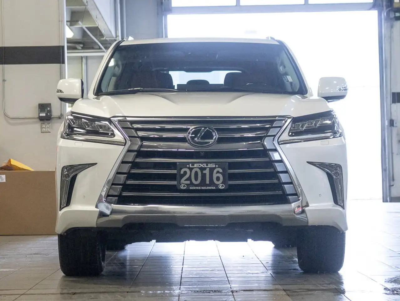 Lexus LX photo Lexus LX