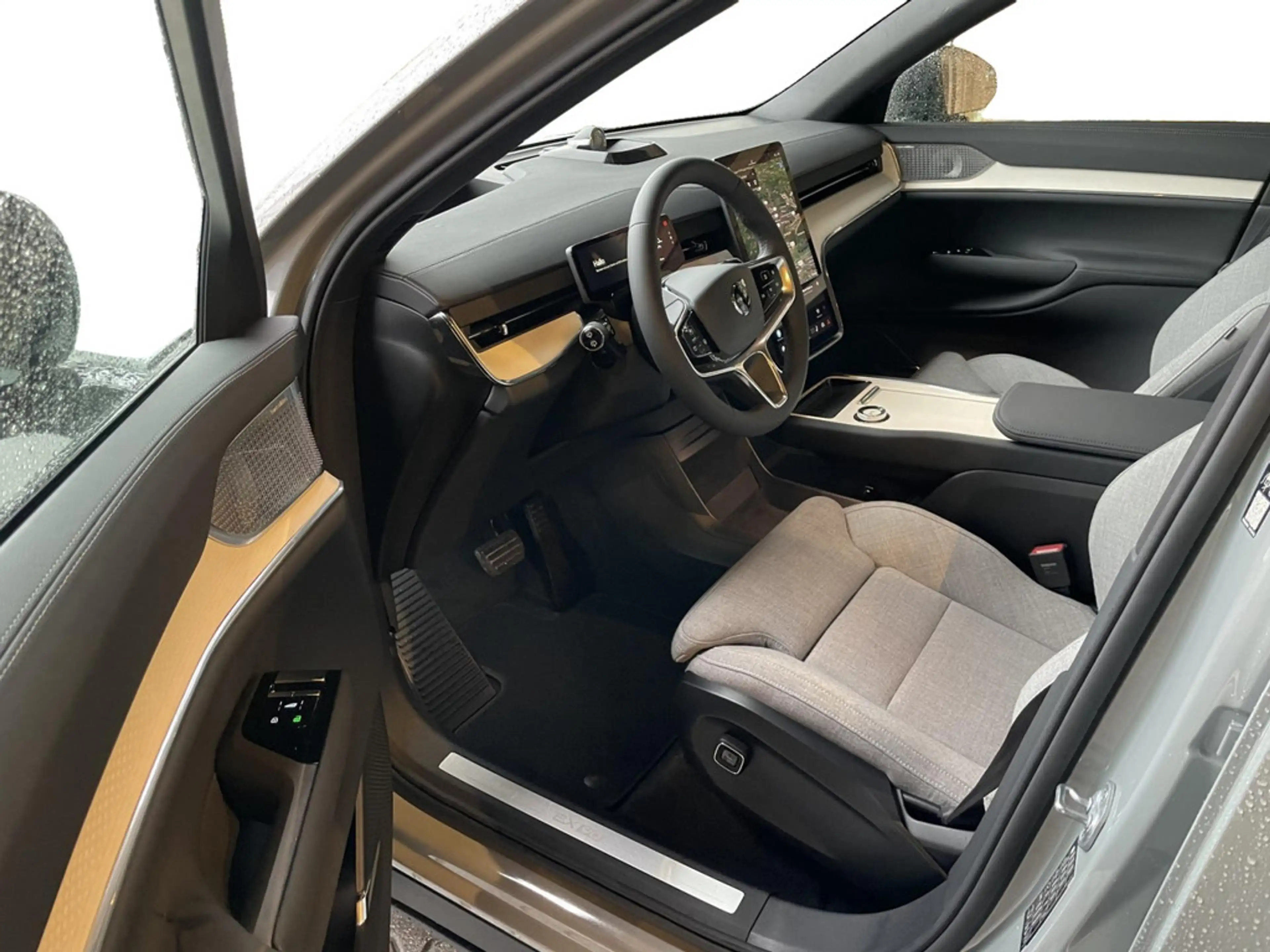 Volvo EX90 Ultra Twin Performance Pure Electric LED — photo 9
