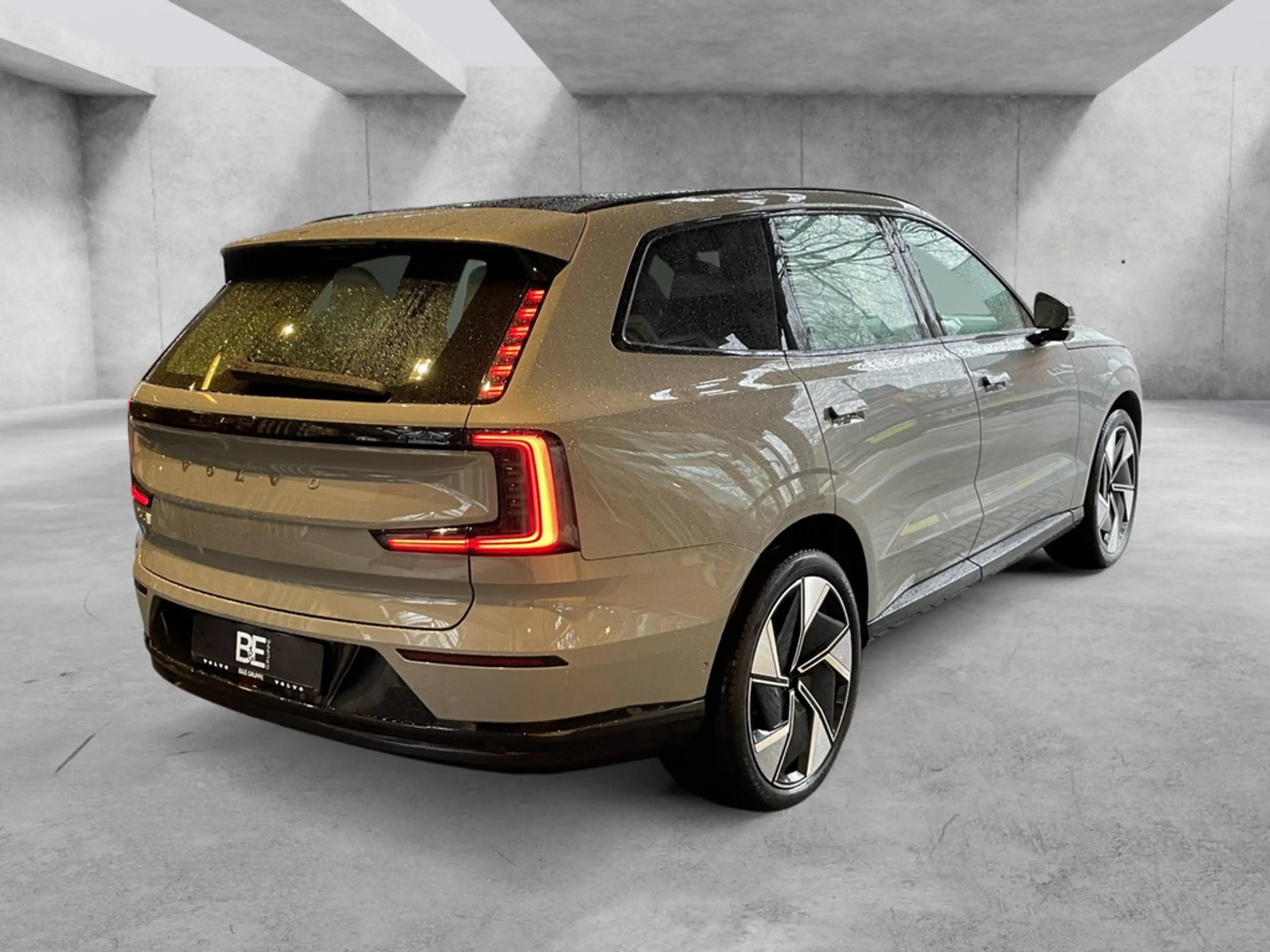 Volvo EX90 Ultra Twin Performance Pure Electric LED — photo 4