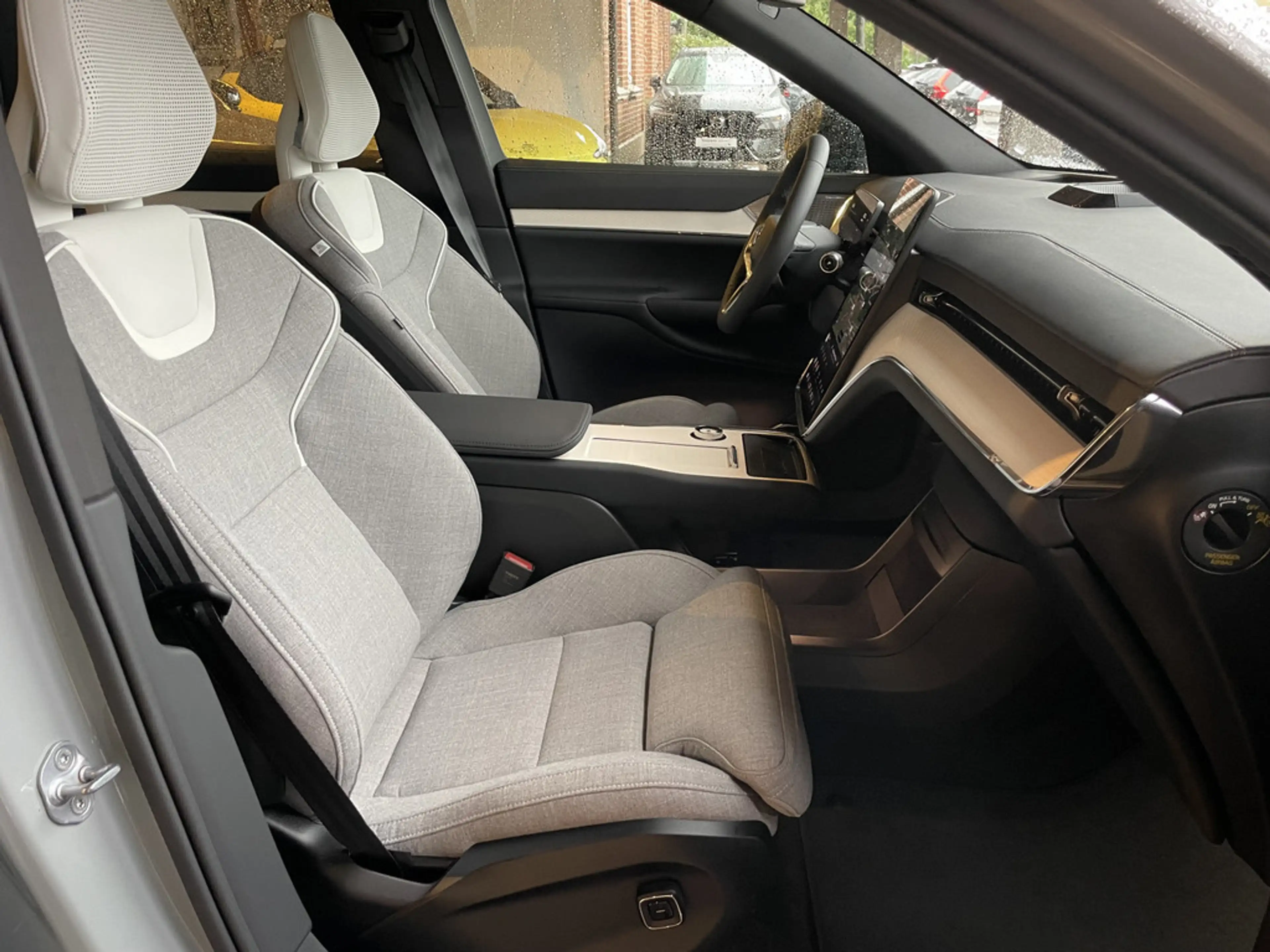 Volvo EX90 Ultra Twin Performance Pure Electric LED — photo 11