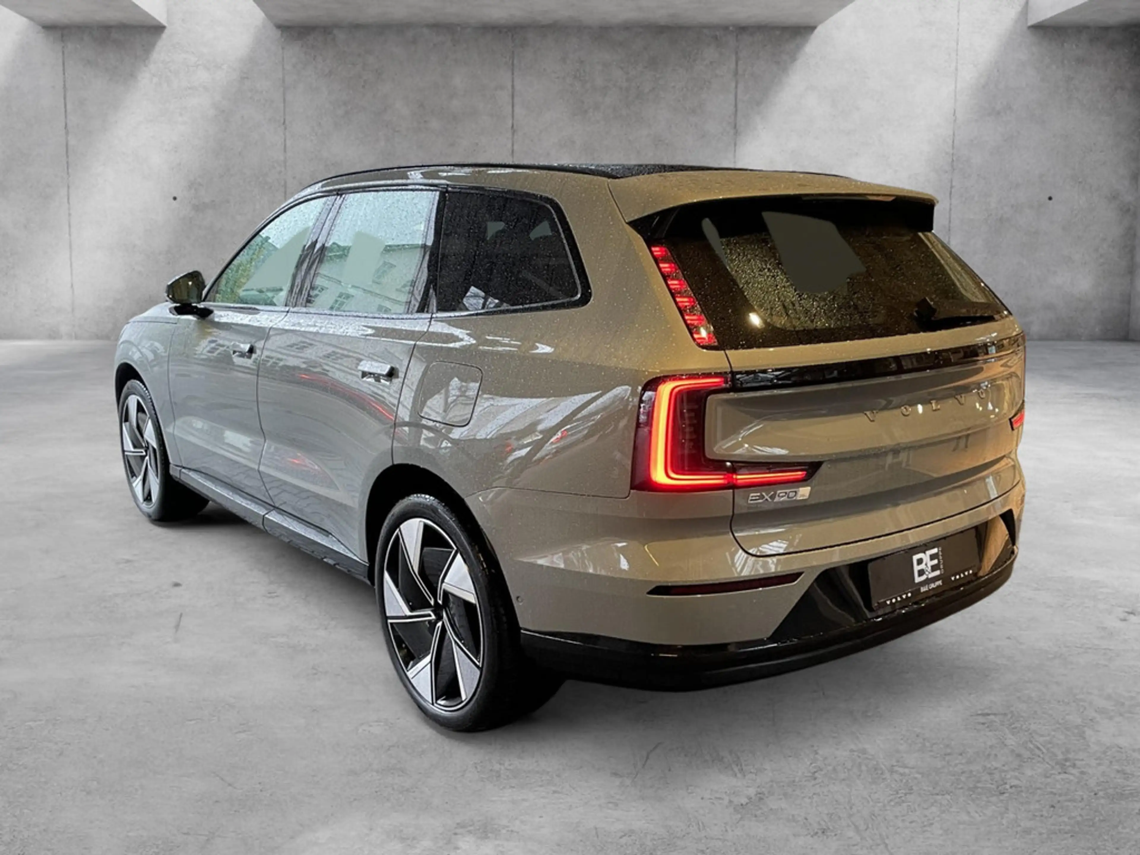 Volvo EX90 Ultra Twin Performance Pure Electric LED — photo 6