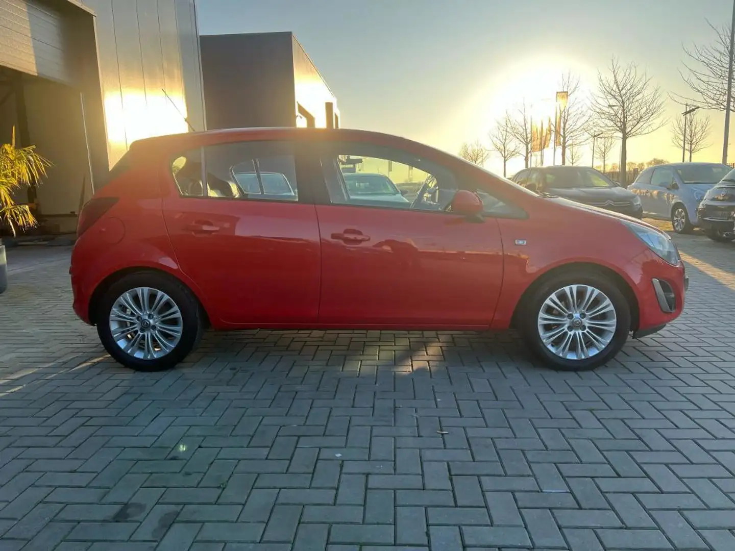 Opel Corsa 1.4-16V Cosmo / NAVI / PDC / CRUISE / LEDER / CLIM Rood - 2