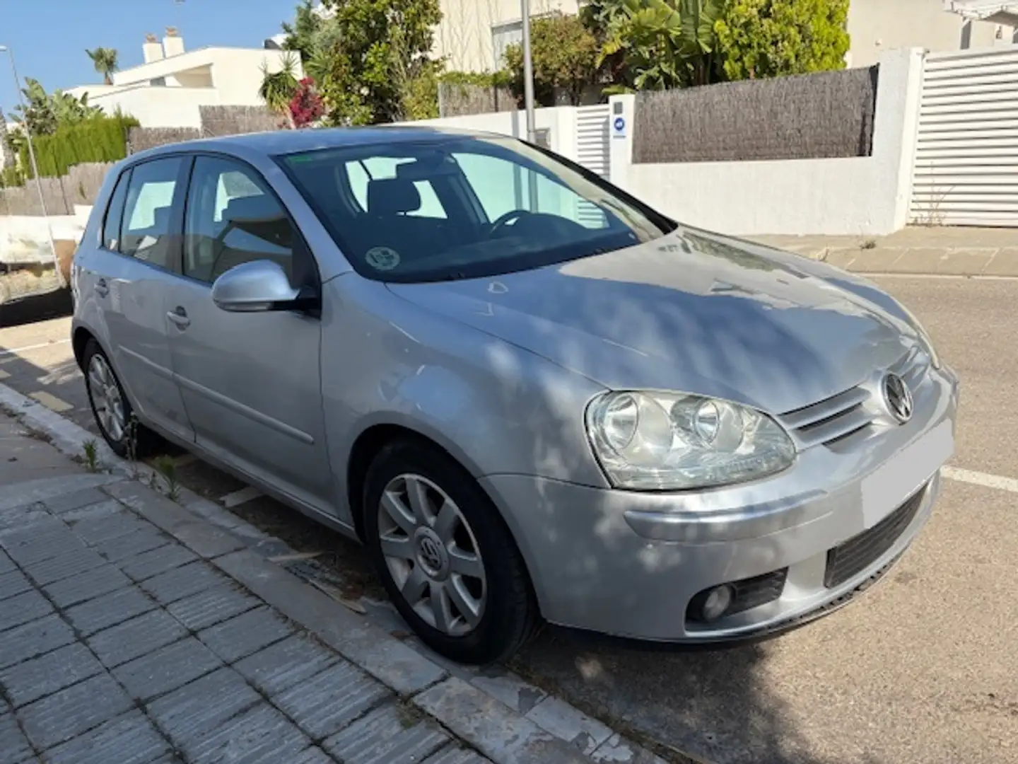 Volkswagen Golf 1.6 Highline Plateado - 2