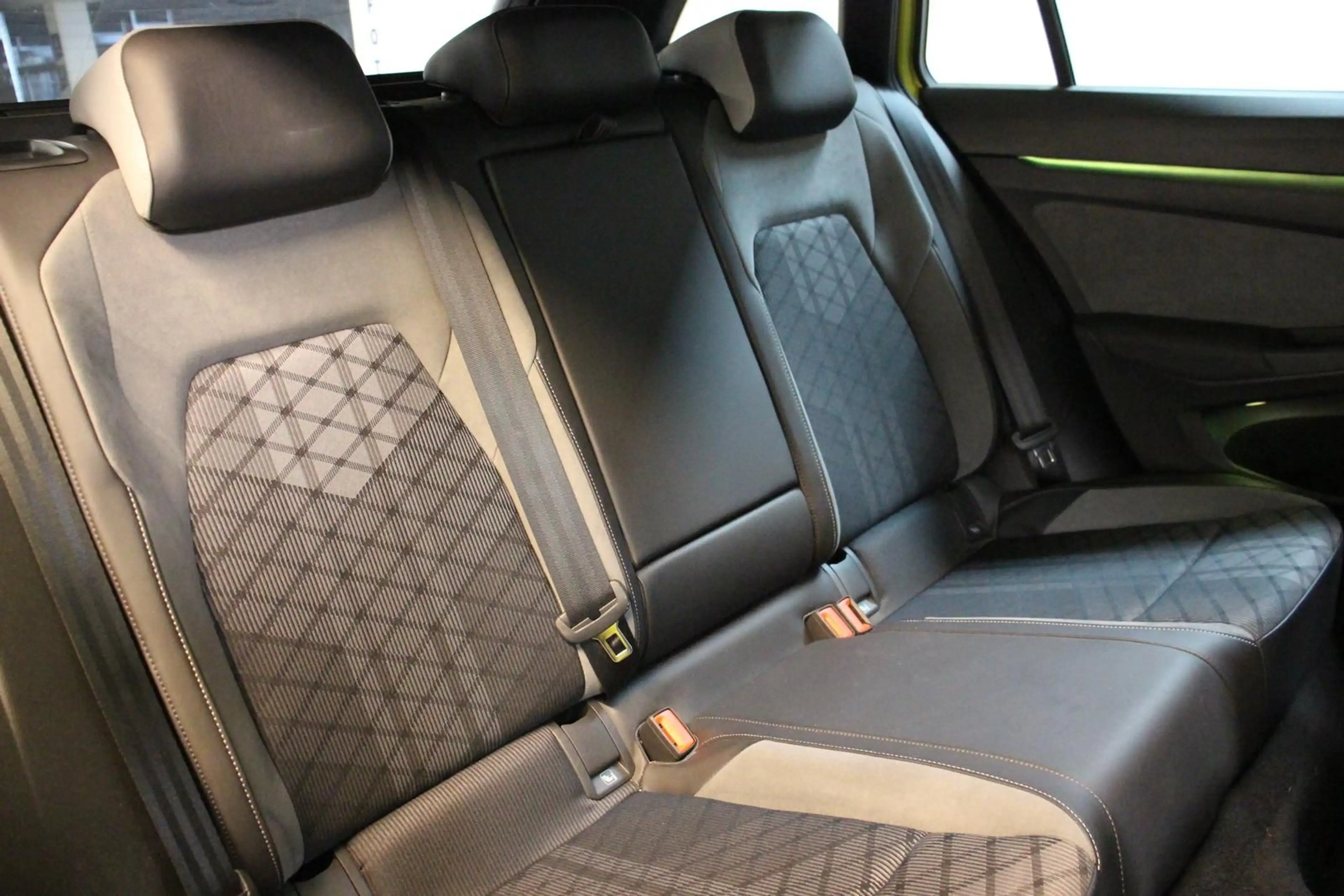 Volkswagen Golf Variant 1.5 eTSI DSG R-line AHK ACC KAMERA — photo 15