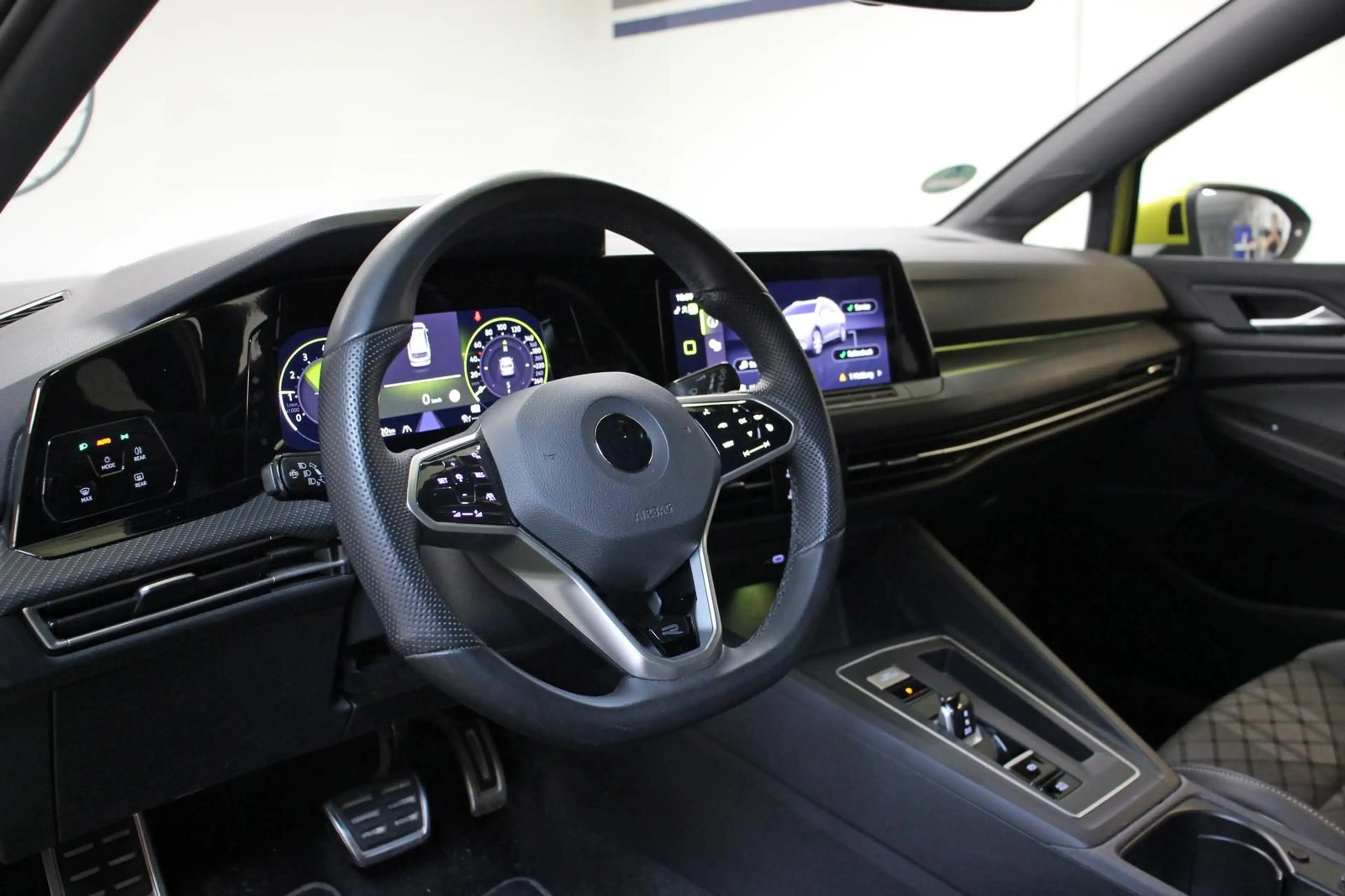 Volkswagen Golf Variant 1.5 eTSI DSG R-line AHK ACC KAMERA — photo 9