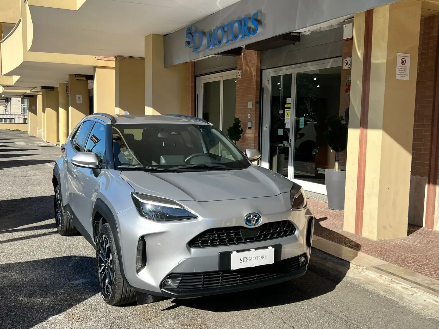 Toyota Yaris Yaris Cross 1.5h Trend 116cv e-cvt  *Promo SD 2026 Silber - 1