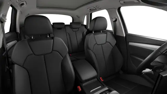 Audi Q5 view 8