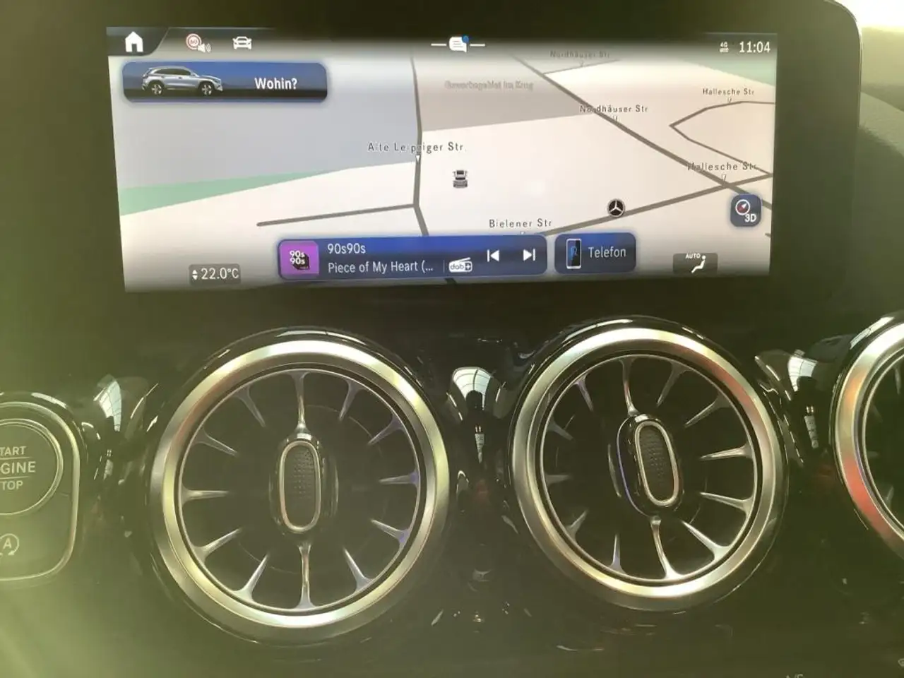 Mercedes-Benz GLA 200 AMG+NIGHT+19"+360°+Panorama+AHK+KEYLESS+ 10