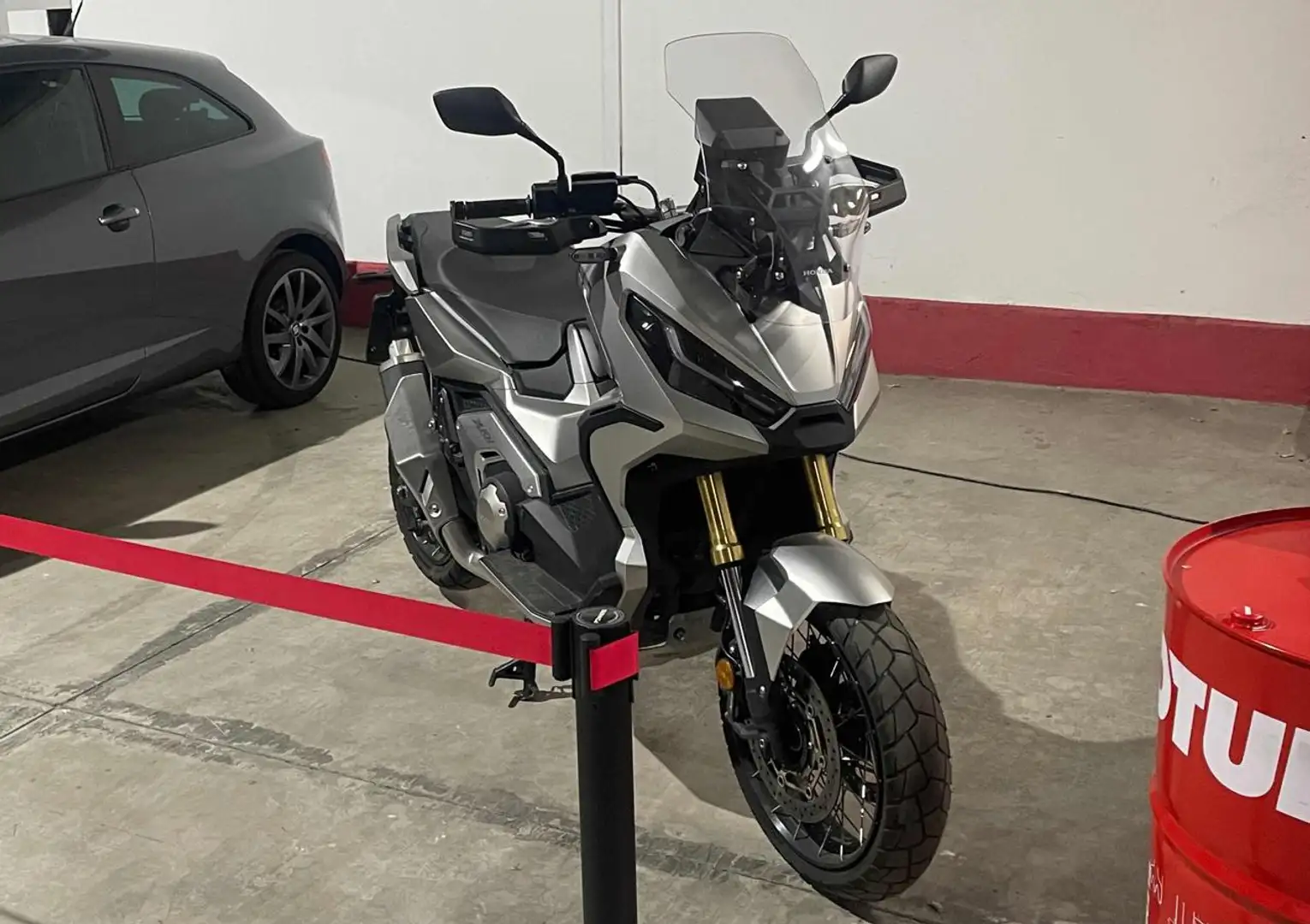 Honda X-ADV 750 GRAVEL Gri - 1