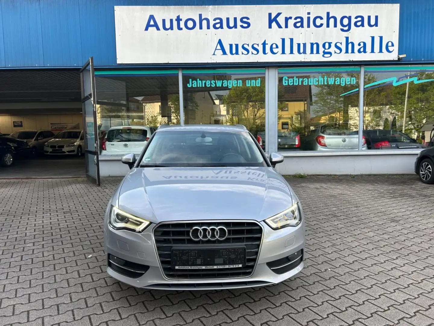 Audi A3 Sportback Navi Bi-Xenon Pdc Shz Inkl.Garantie Silber - 2