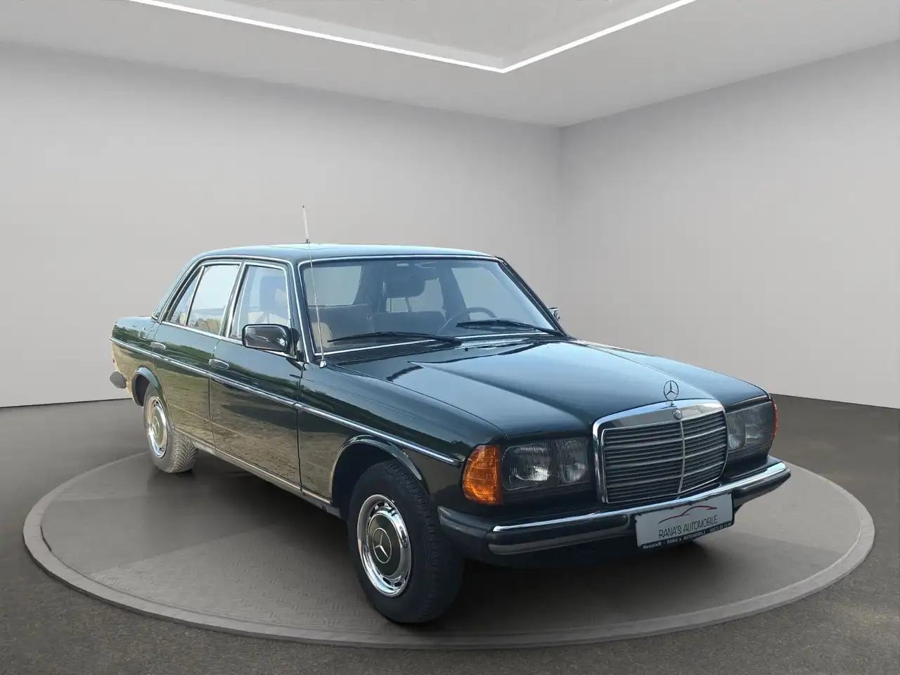 Mercedes-Benz 200 (OLDTIMER H-KENZEICHEN), foto 2