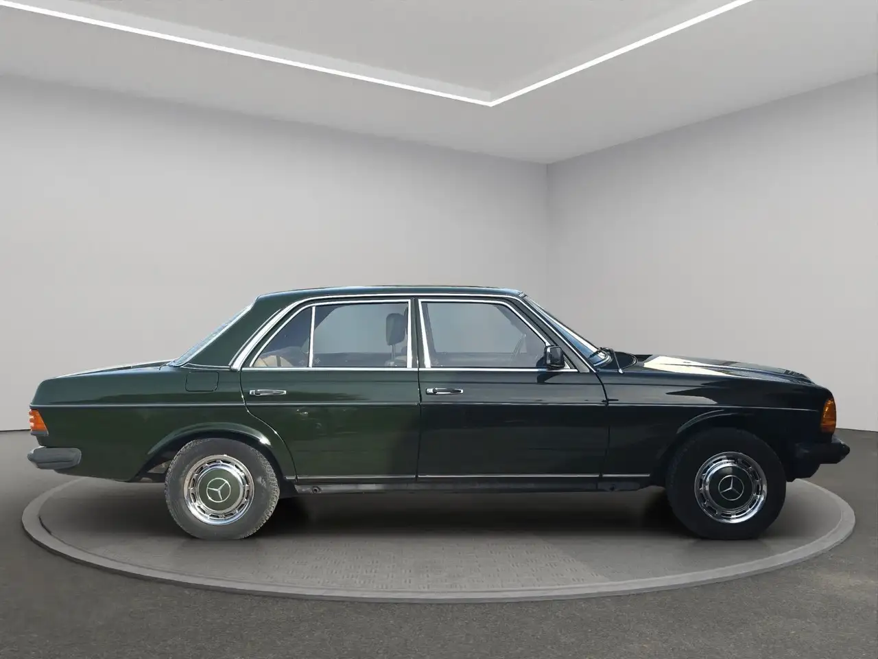 Mercedes-Benz 200 (OLDTIMER H-KENZEICHEN), foto 6