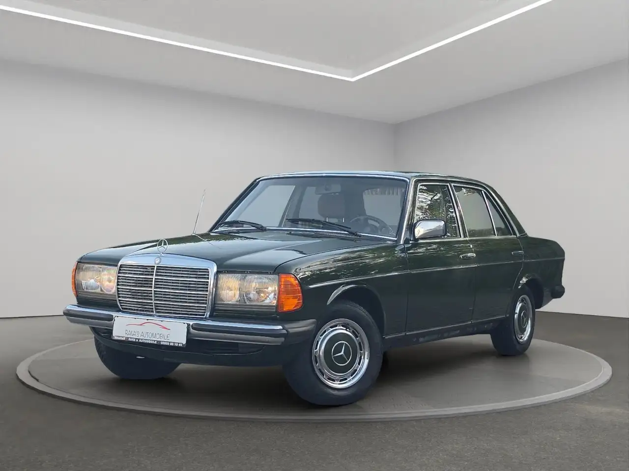 Mercedes-Benz 200 (OLDTIMER H-KENZEICHEN), foto 1