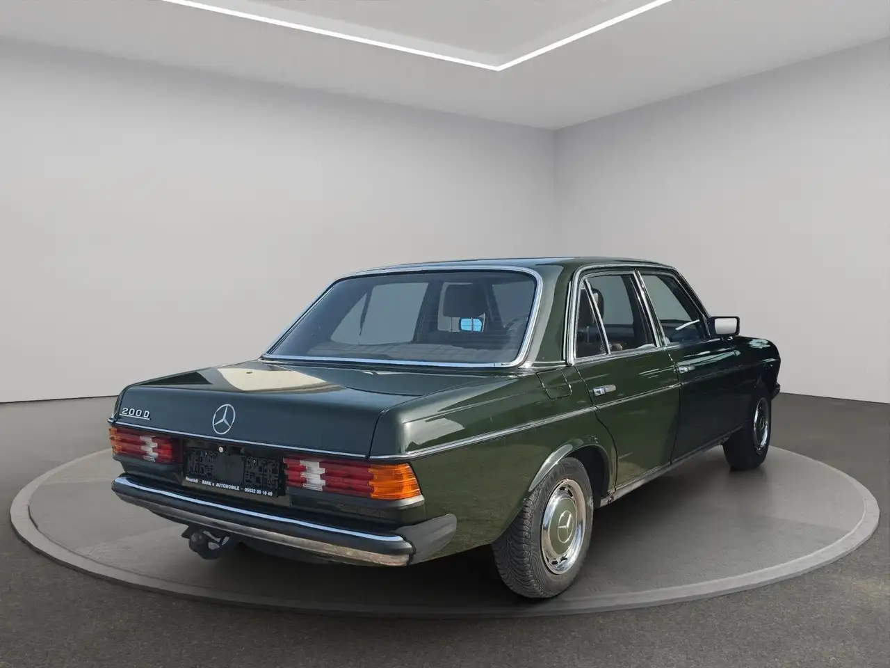 Mercedes-Benz 200 (OLDTIMER H-KENZEICHEN), foto 9