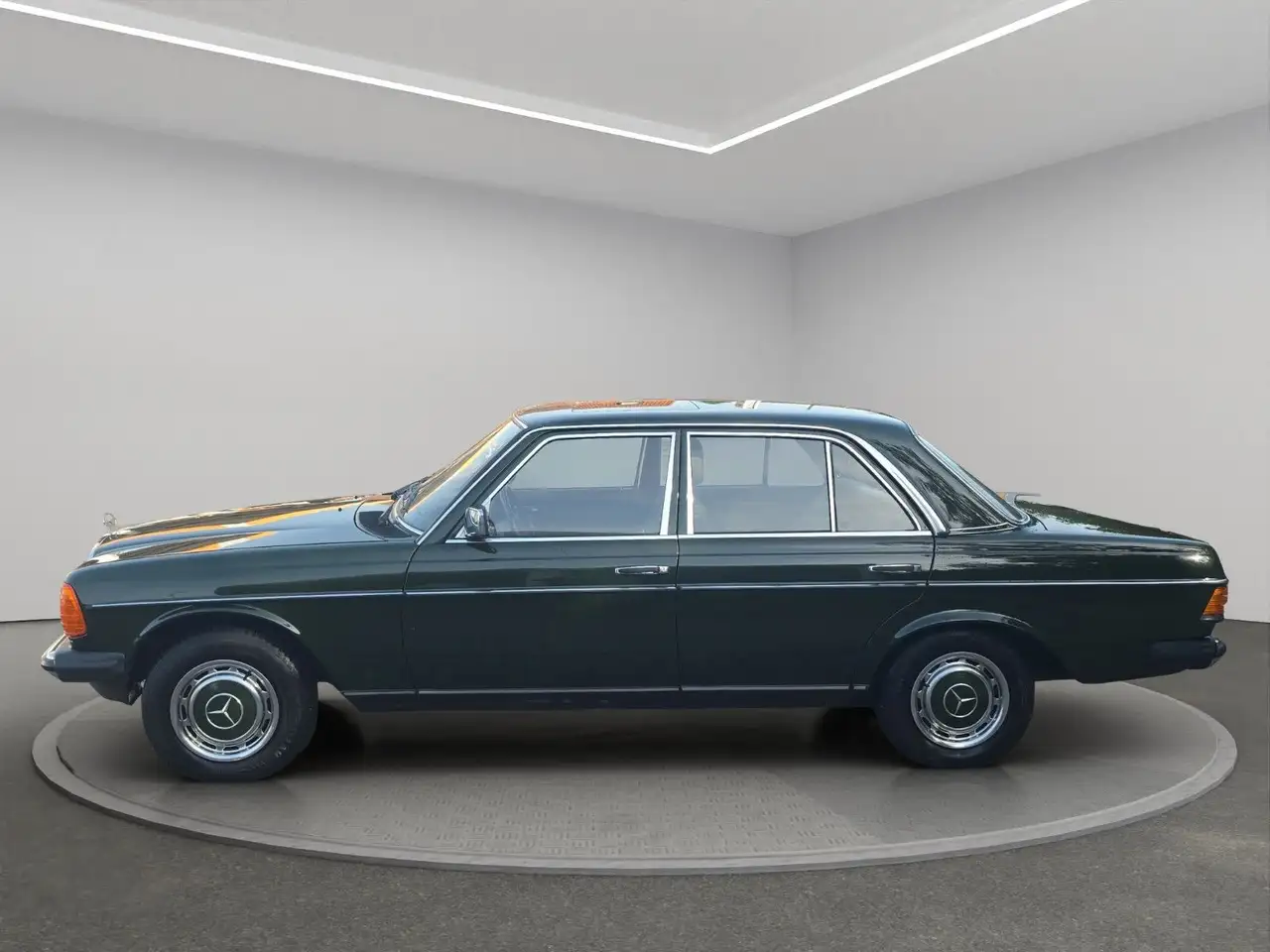 Mercedes-Benz 200 (OLDTIMER H-KENZEICHEN), foto 5