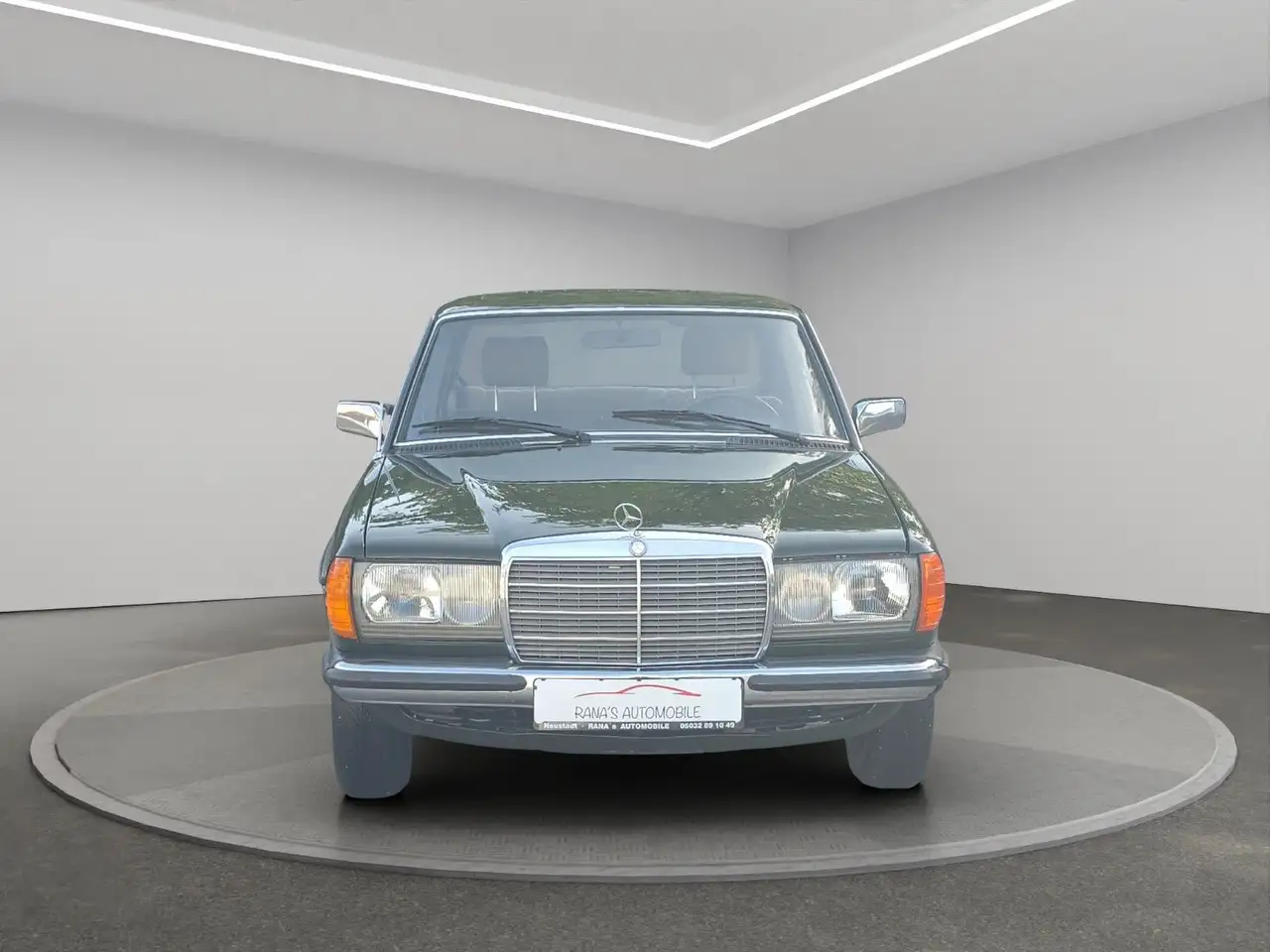 Mercedes-Benz 200 (OLDTIMER H-KENZEICHEN), foto 3