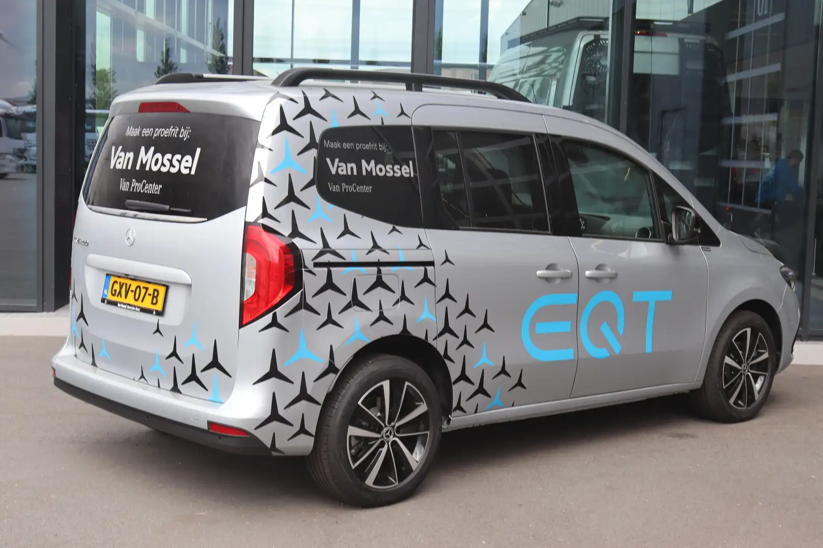 Mercedes-Benz EQT 200 Argent - 2