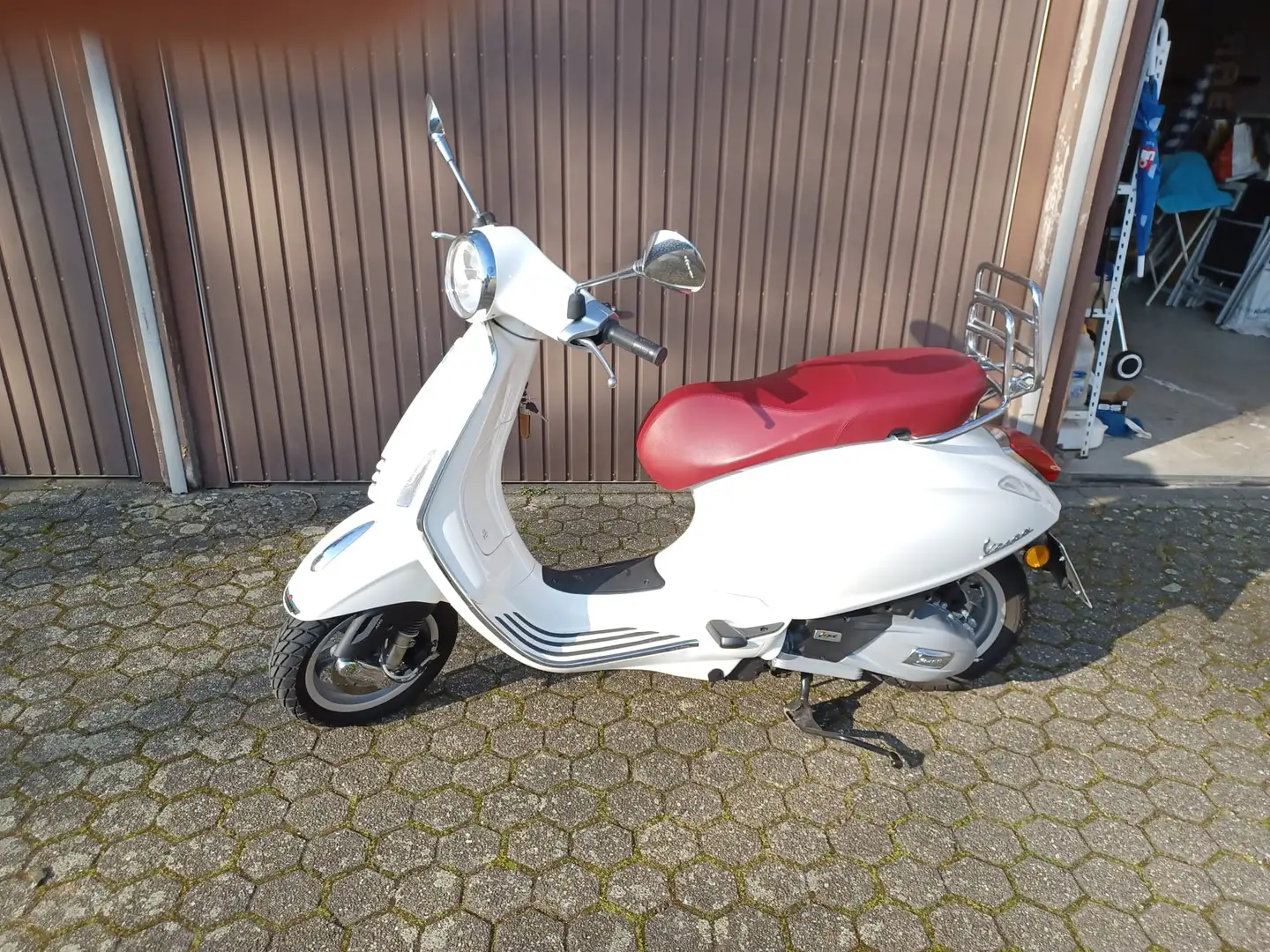 Vespa Primavera 125 Alb - 1