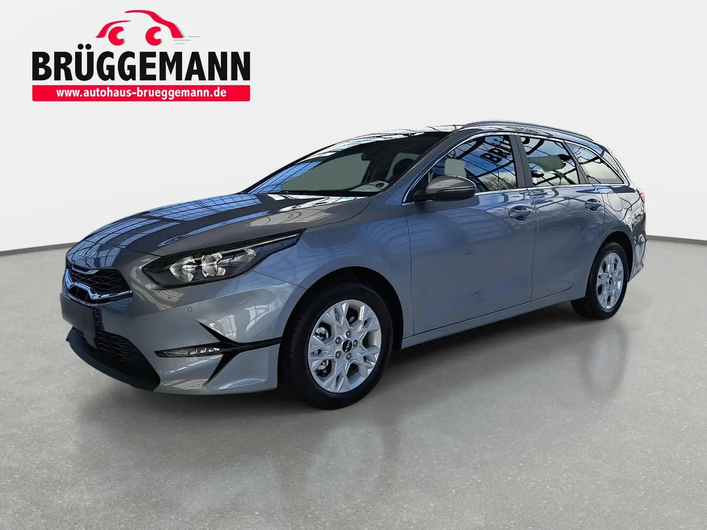 Kia Ceed SW / cee'd SW CEED SW 1.5 T-GDI DCT7 ULTIMATE EDITION MJ25 Серебристый - 1