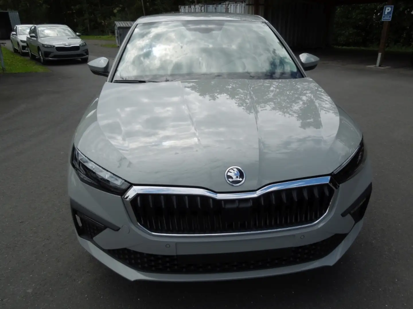 Skoda Scala 1.5TSI Selection/AHK/LED/Sitzheizung/Kamera Grau - 2