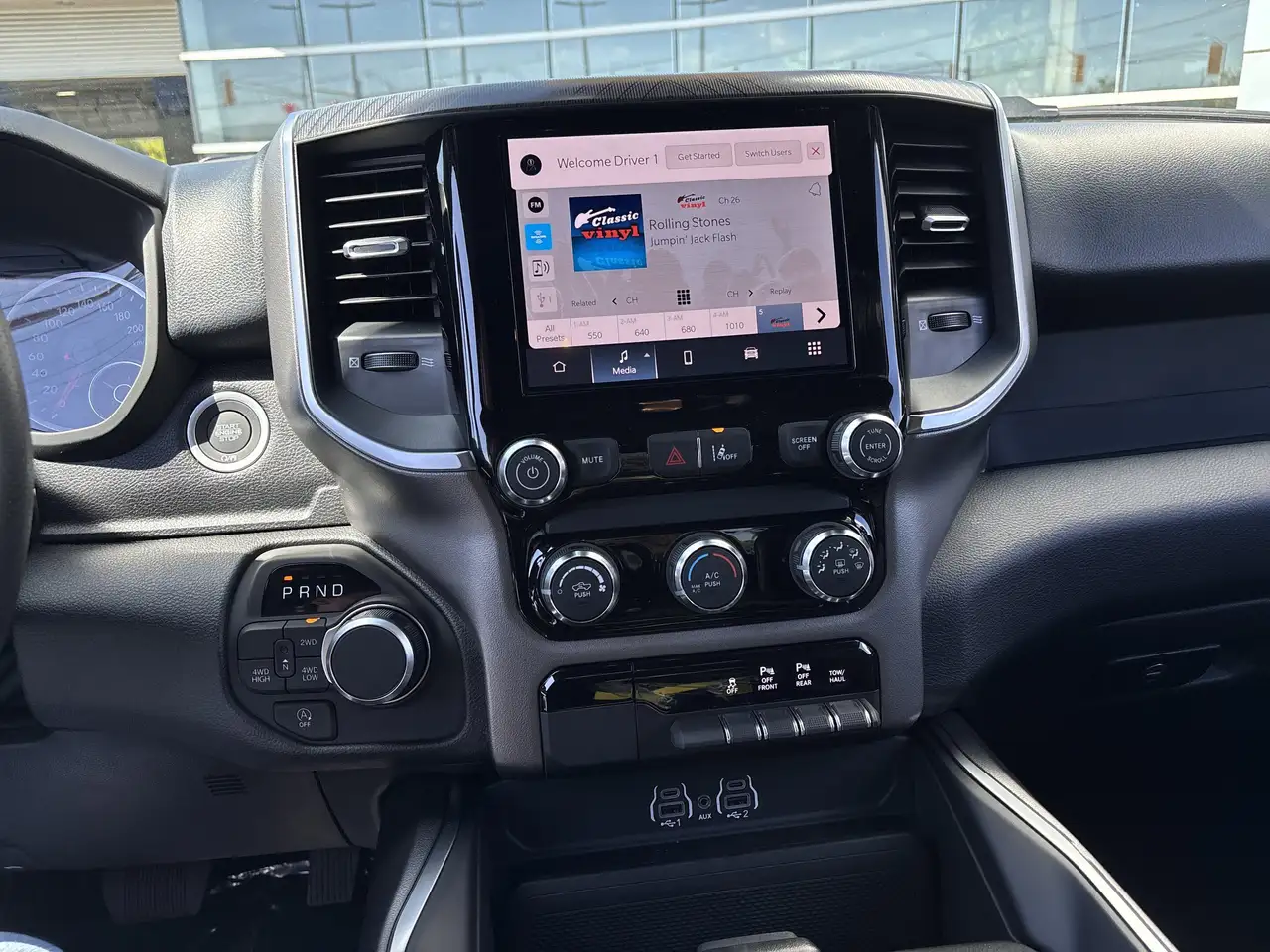 RAM 1500 снимка RAM 1500