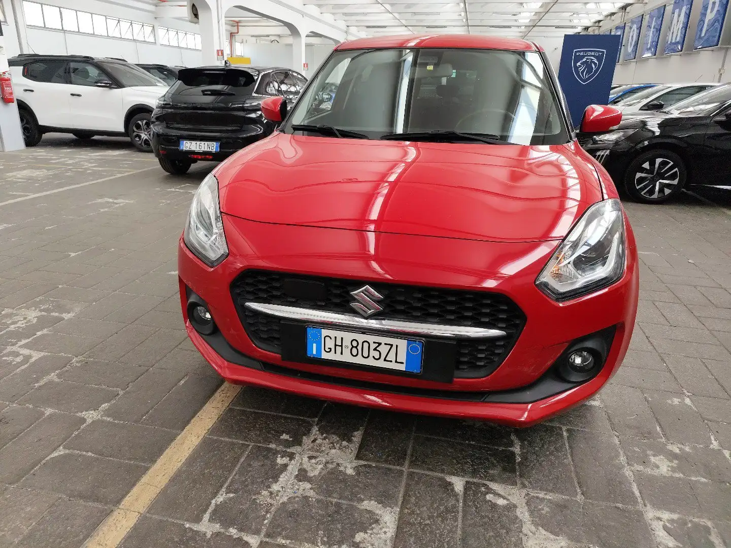 Suzuki Swift 1.2 Hybrid CVT Top Rosso - 1