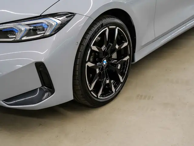 BMW M view 6