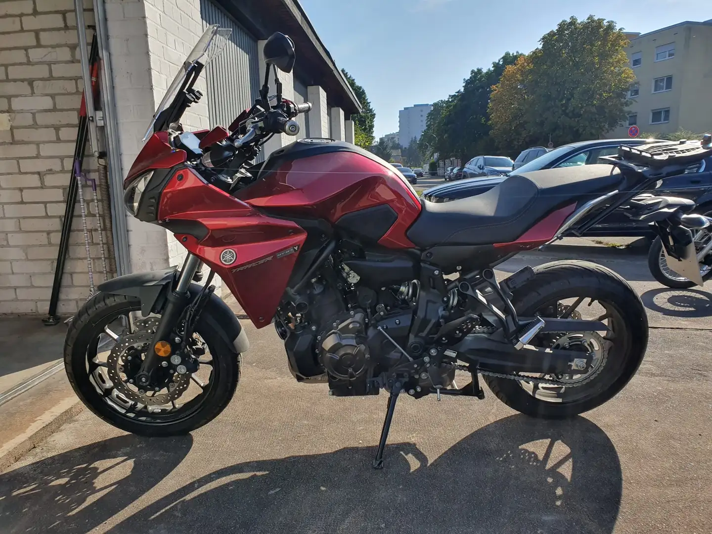 Yamaha MT-07 Tracer Rouge - 1