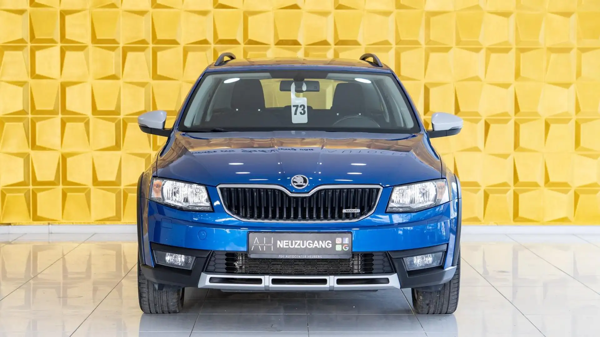Skoda Octavia Combi Scout 2.HAND PDC TEMPOMAT ALLRAD Bleu - 2