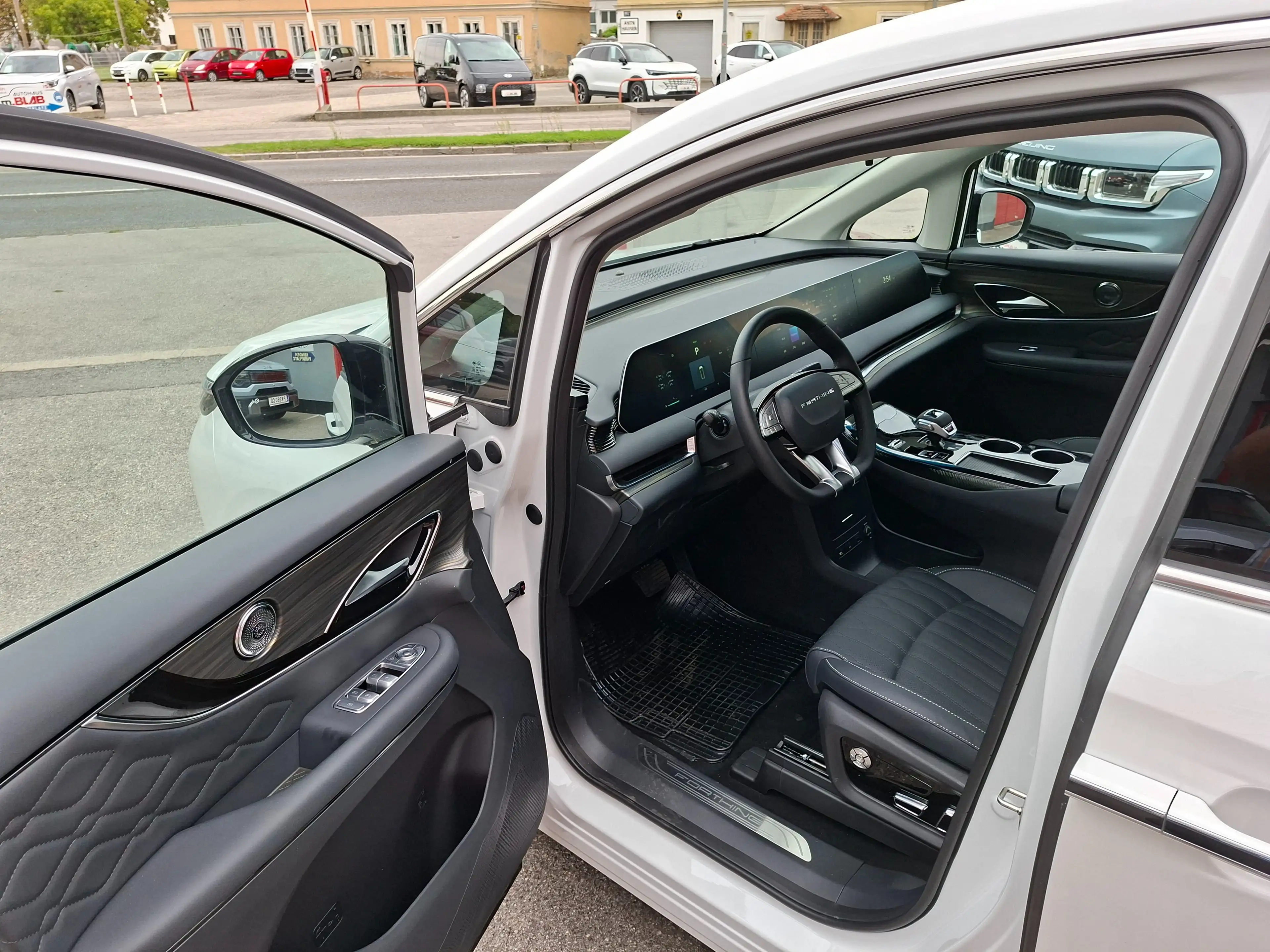Forthing U-Tour Forthing 9Plug-In HYBRID*VORSTEUER-ABZUGSFÄHIG* — photo 4