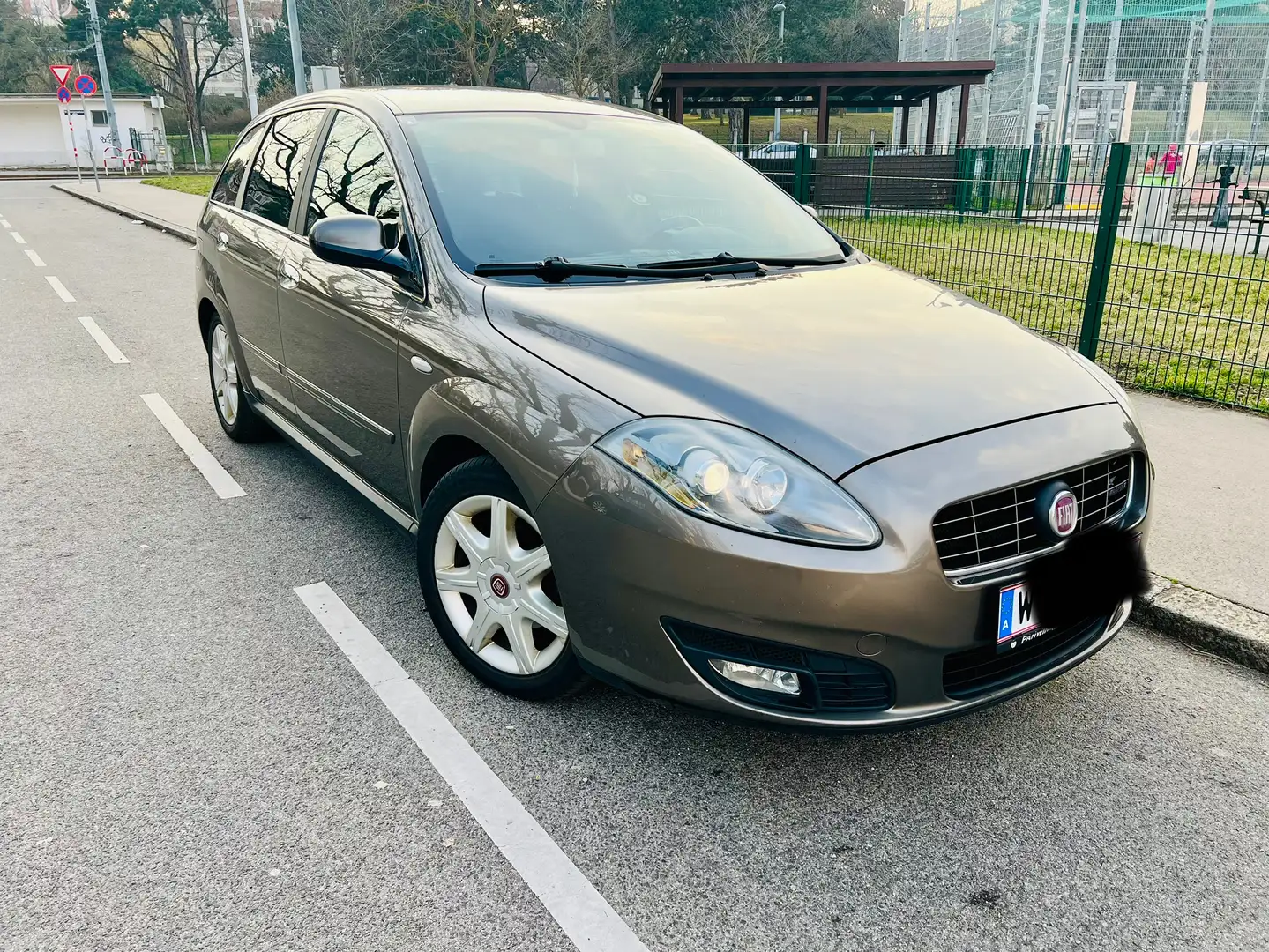 Fiat Croma Croma 1,9 JTD Multijet 150 Dynamic Dynamic Marrón - 1