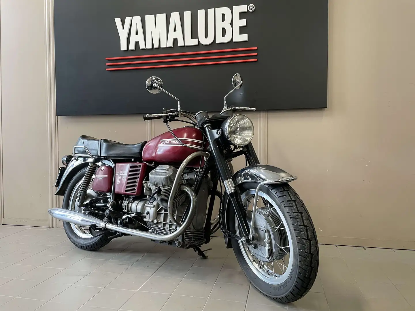 Moto Guzzi V 7 850 GT Rosso - 1