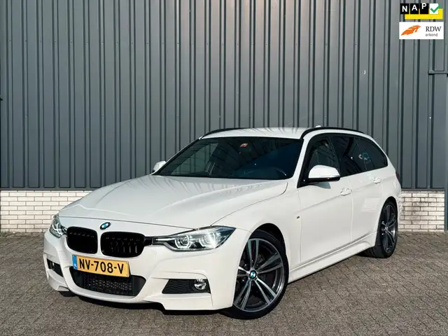 BMW 320 3-serie Touring 320i Corporate Lease High Executiv