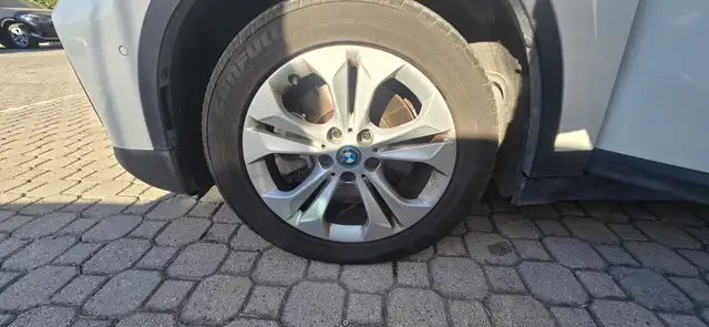 BMW X1 view 8