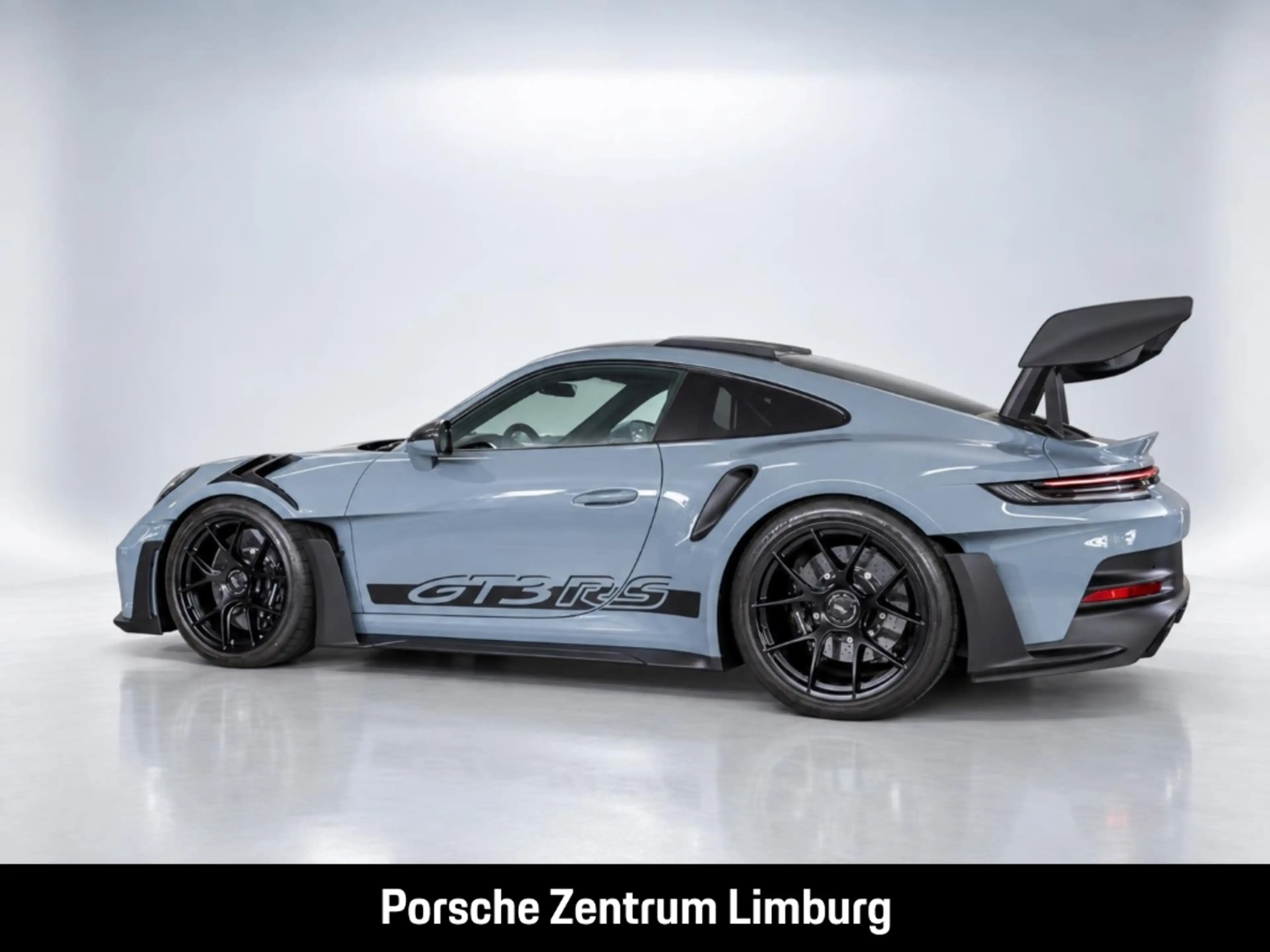 Porsche 992 (911) GT3 RS — photo 2