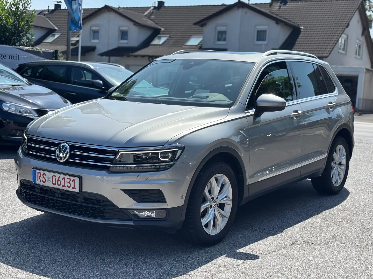 Volkswagen Tiguan Highline/4Motion/PANORAMA/VIRTUELL/AHK/DSG/TOP Gris - 1