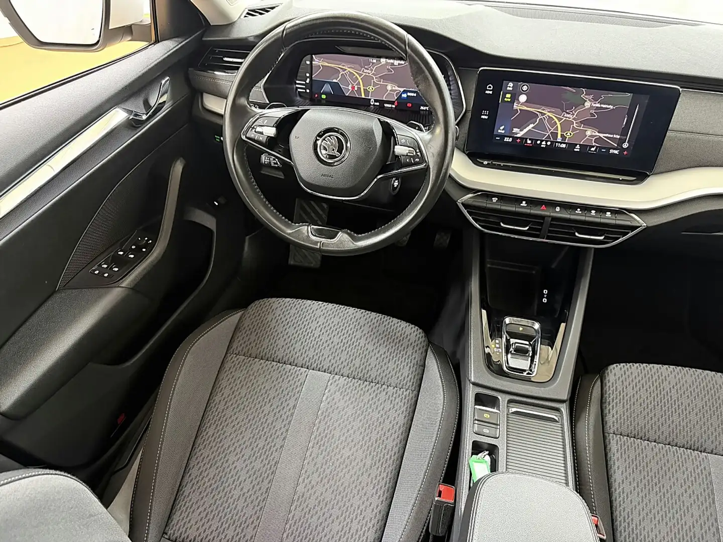 Skoda Octavia Combi 2,0 TDI Style DSG Weiß - 2