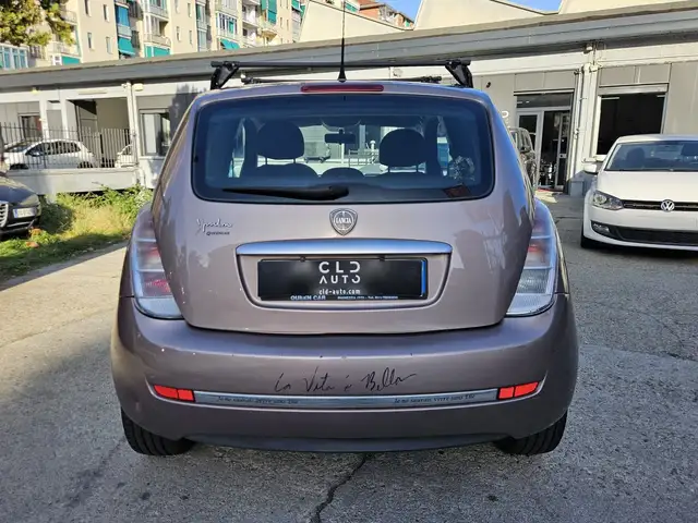 Lancia Ypsilon view 3