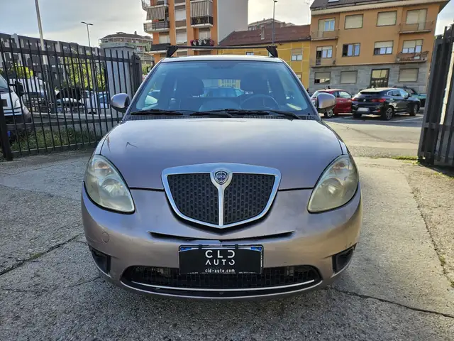 Lancia Ypsilon view 2