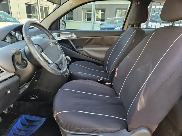 Lancia Ypsilon view 6
