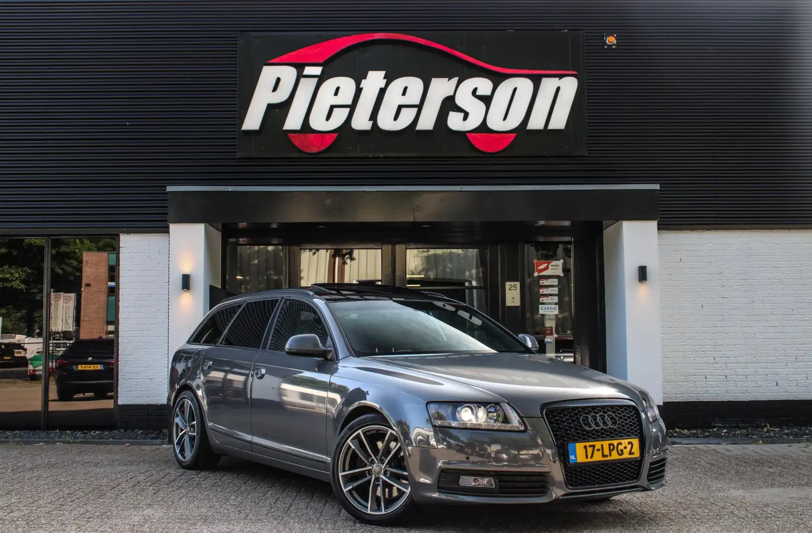 Audi A6 Avant 2.8 FSI 2x S-Line NAP PANO TREKH LEES TEKST Šedá - 1