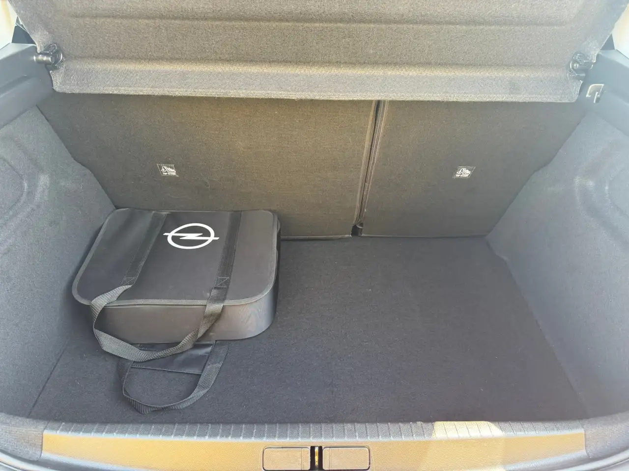 Opel Corsa F e Elegance 7