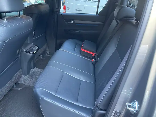 Toyota Hilux DK Invincible 4WD 2,8 D-4D MHEV Aut. Ansicht 14