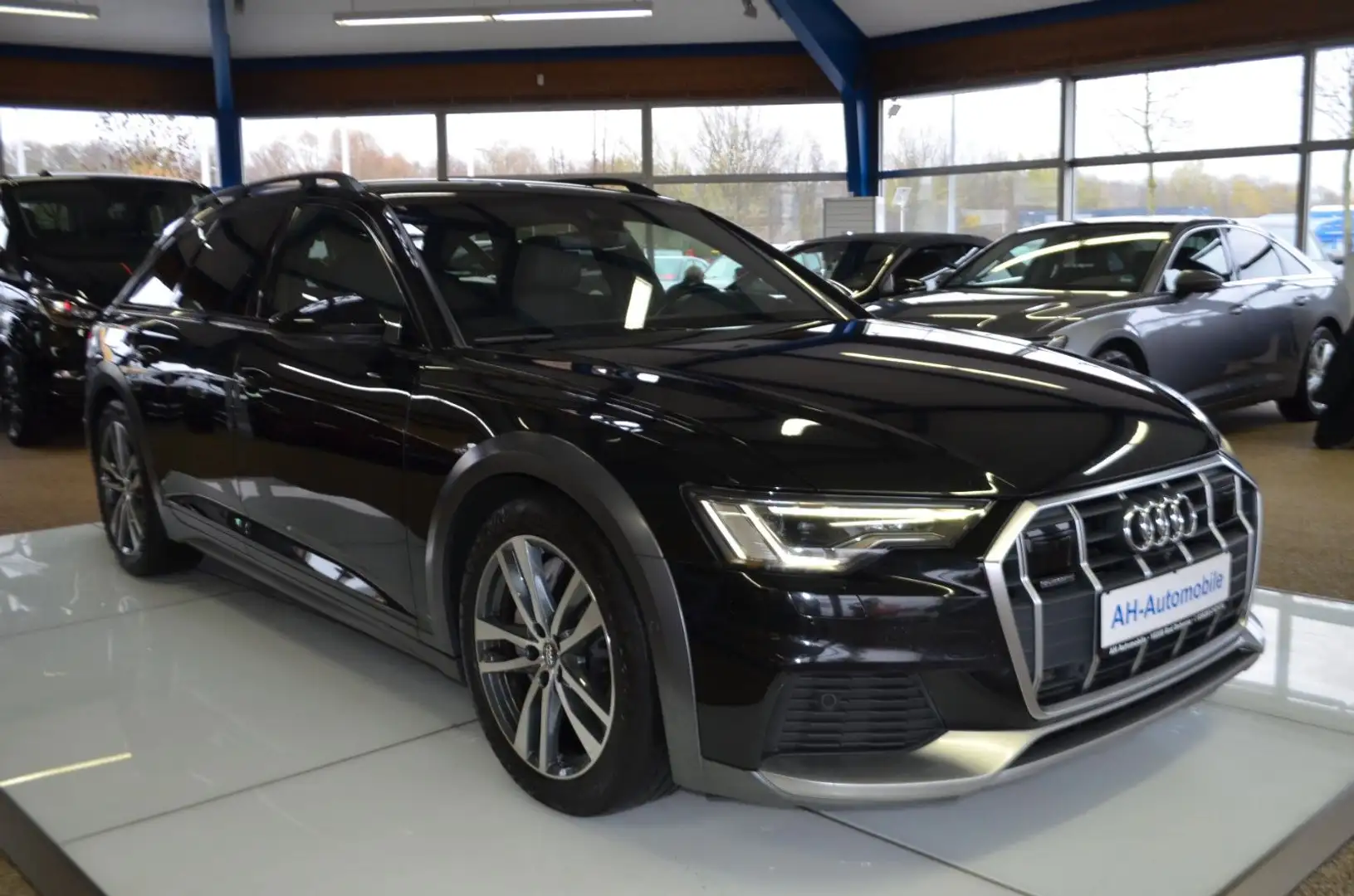 Audi A6 allroad quattro 55 TDI basis XENON / NAVI Schwarz - 2