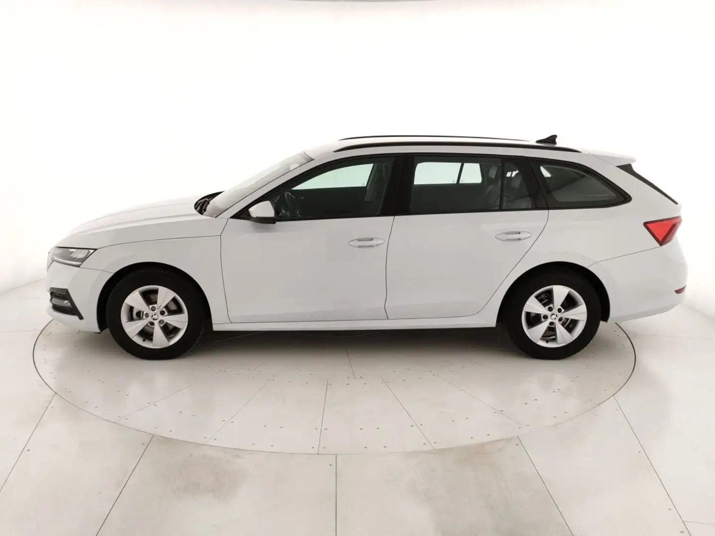 Skoda Octavia Wagon 2.0 tdi evo Executive 115cv Bianco - 2