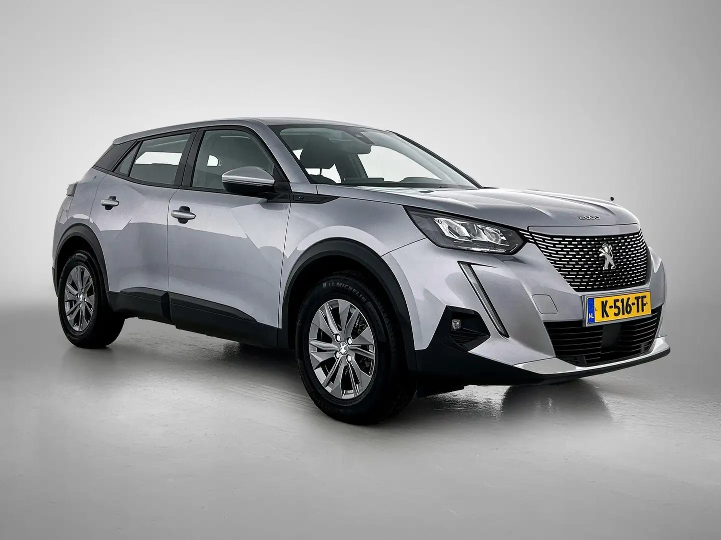 Peugeot e-2008 SUV EV Active Pack 50 kWh 136pk | Accu SOH 91,6% | Grijs - 2