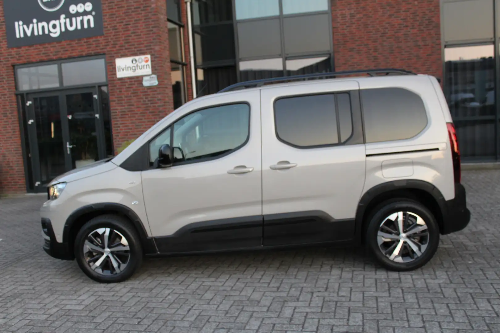 Peugeot Rifter 1.2 Puretech 130 PK Automaat EAT6 GT Clima-Adapt.C Beige - 2