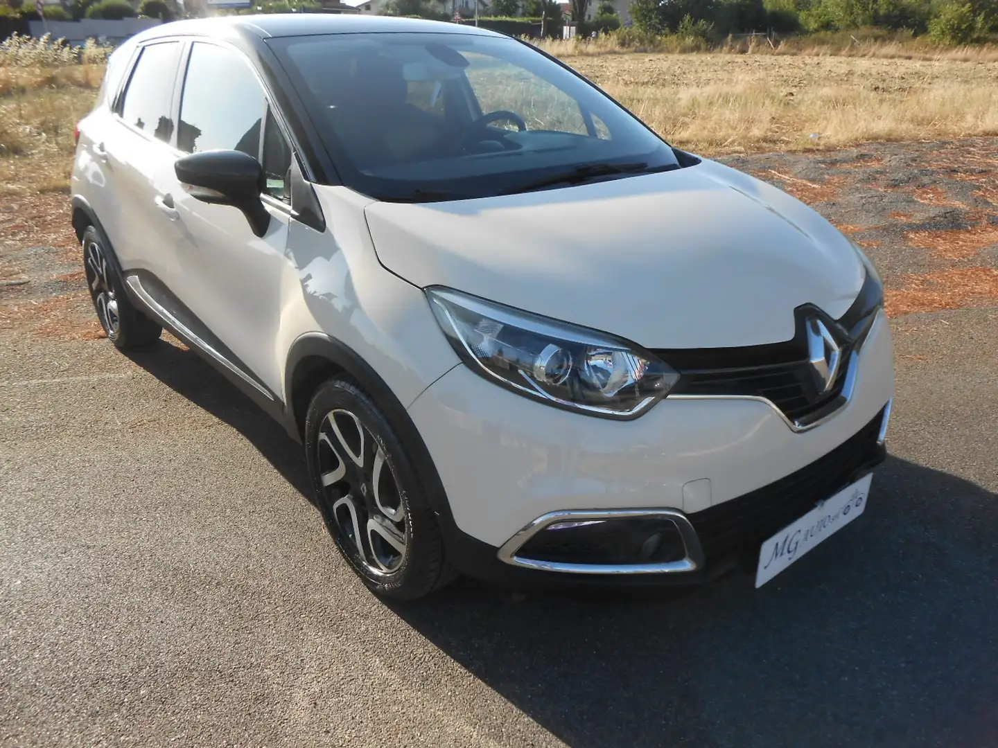 Renault Captur Captur 2013 1.5 dci Intens (energy r-link) 90cv E6 Beige - 2