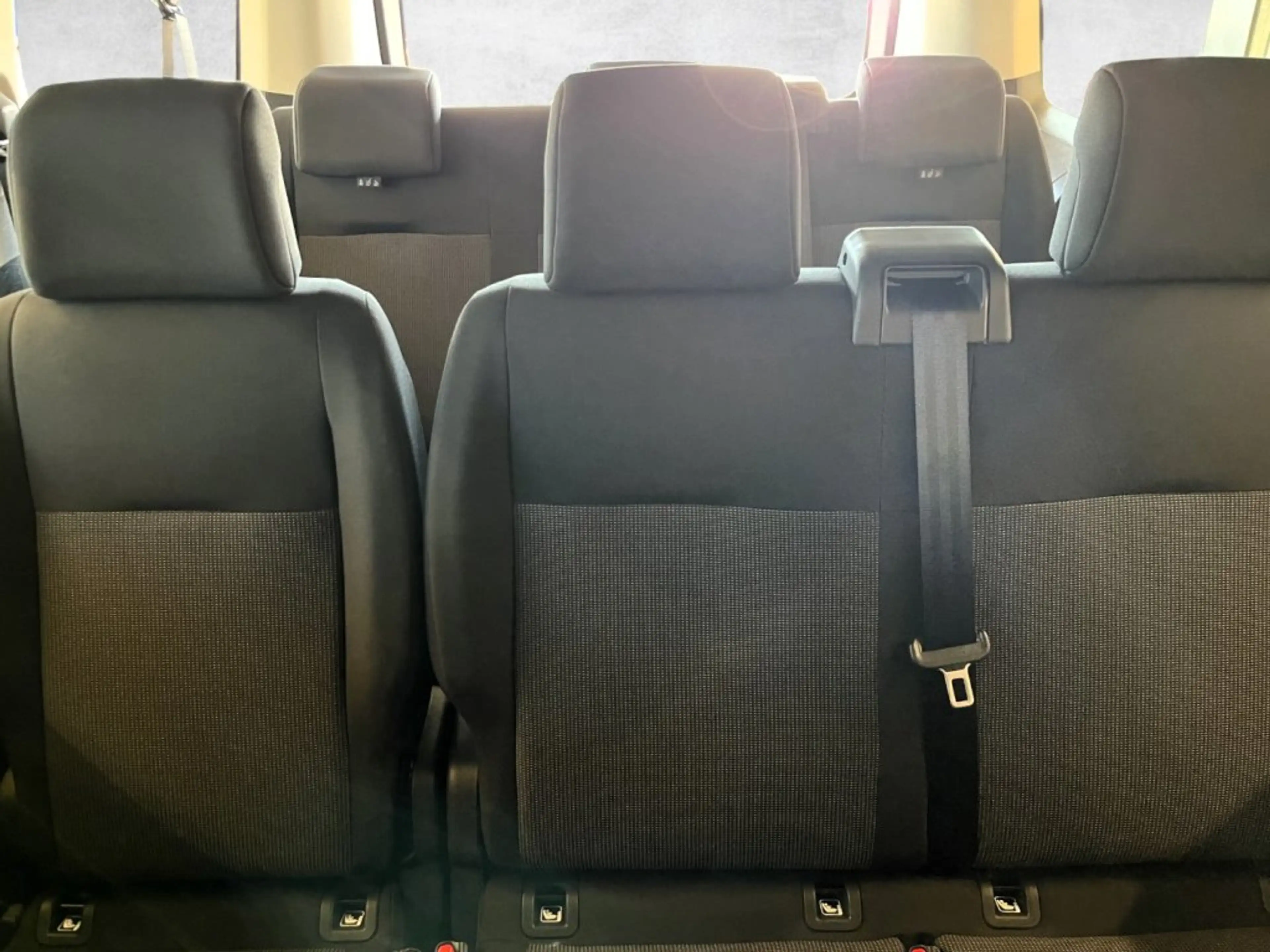 Opel Vivaro Kombi XL BHDI 180 AT8 9-Sitze — photo 13